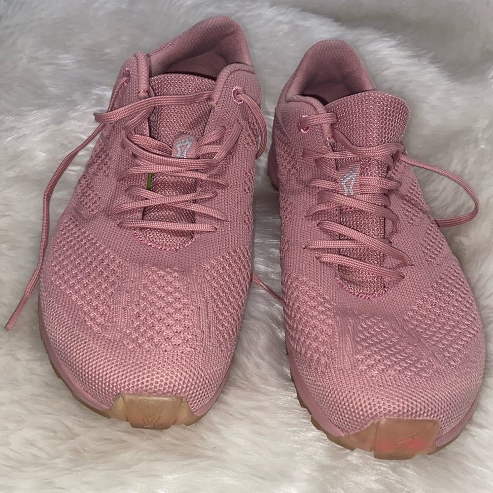 Iniv8 F-lite 245 women’s training shoes